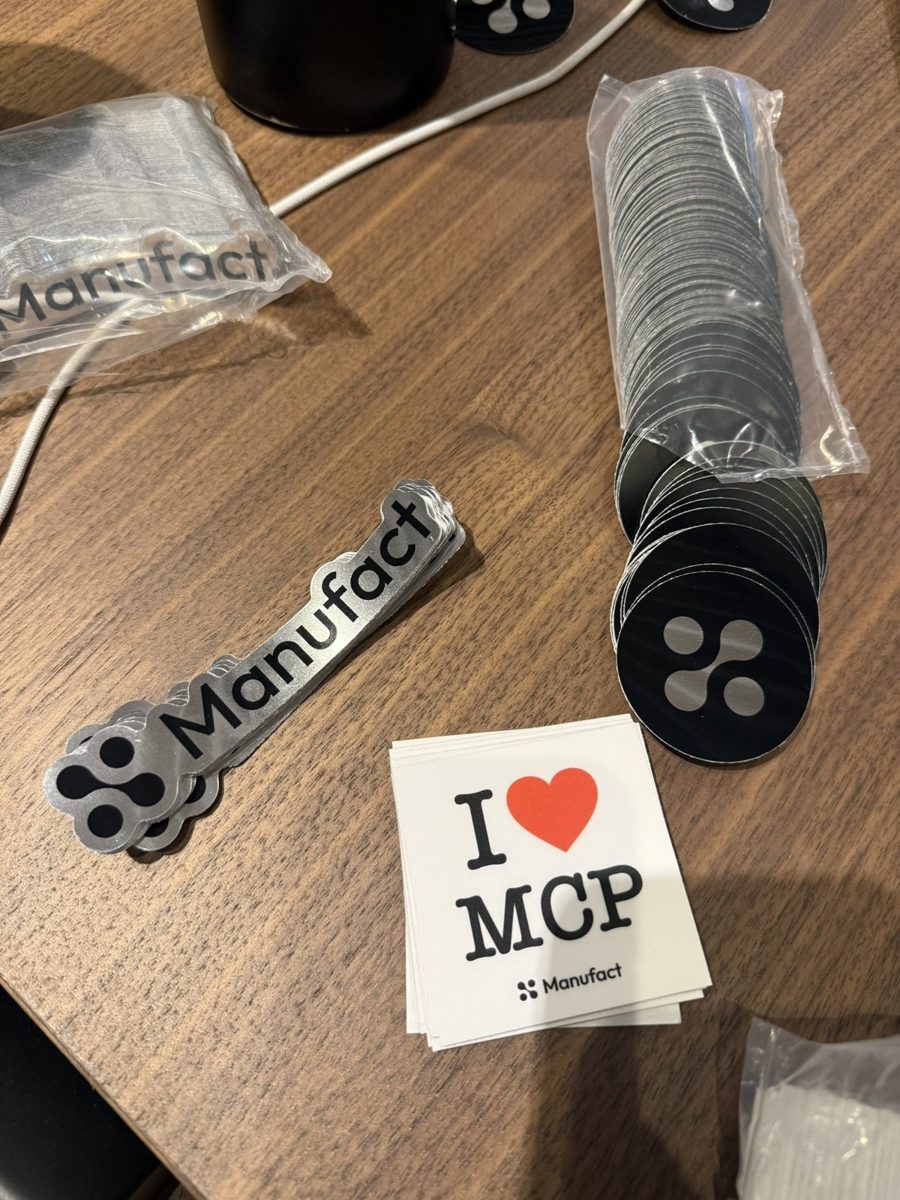 Manufact 'I heart MCP' stickers